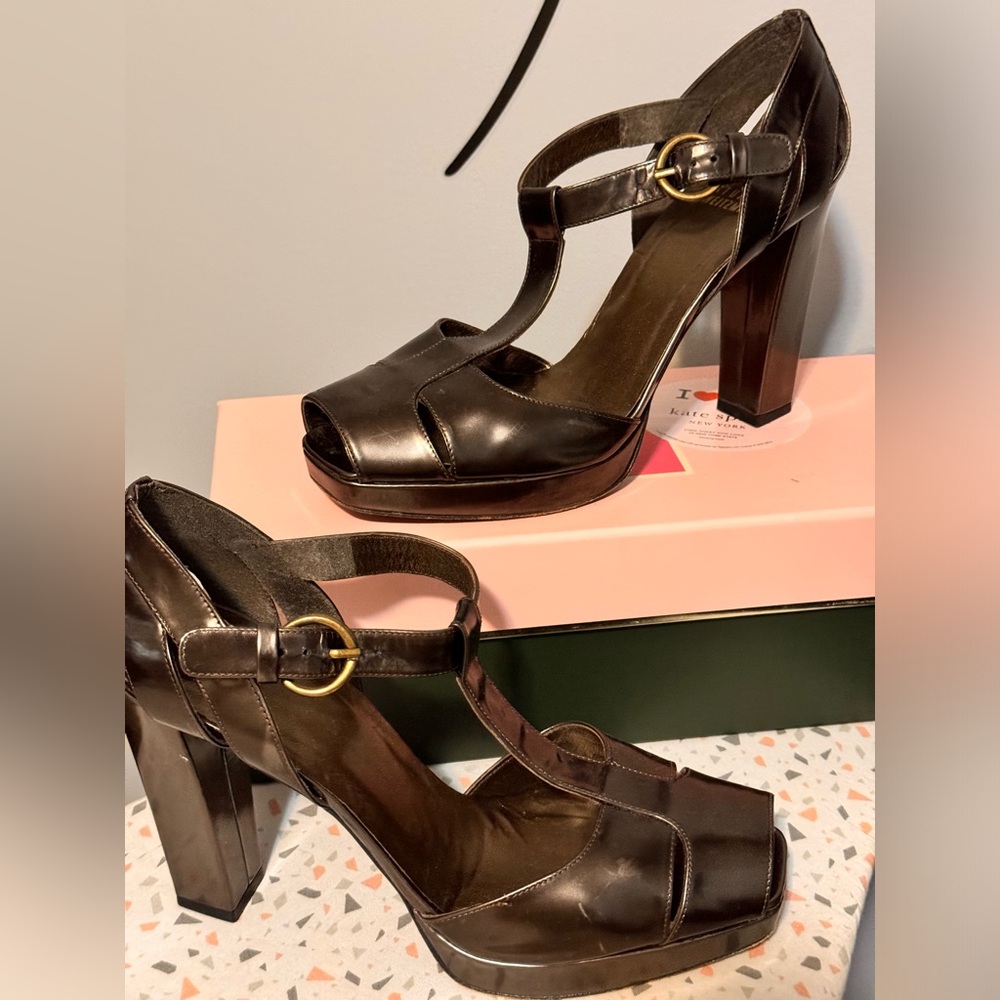 Stuart Weitzman Pewter T Strap Platform Heel Size 8.5